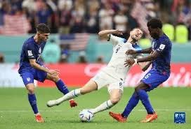 圆梦，在山顶解说解放者杯的男孩获邀与专业解说一起解说秘鲁甲