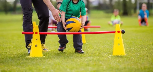 记者：若罗德里戈和维尼修斯都离队，皇马一定想签下哈兰德
